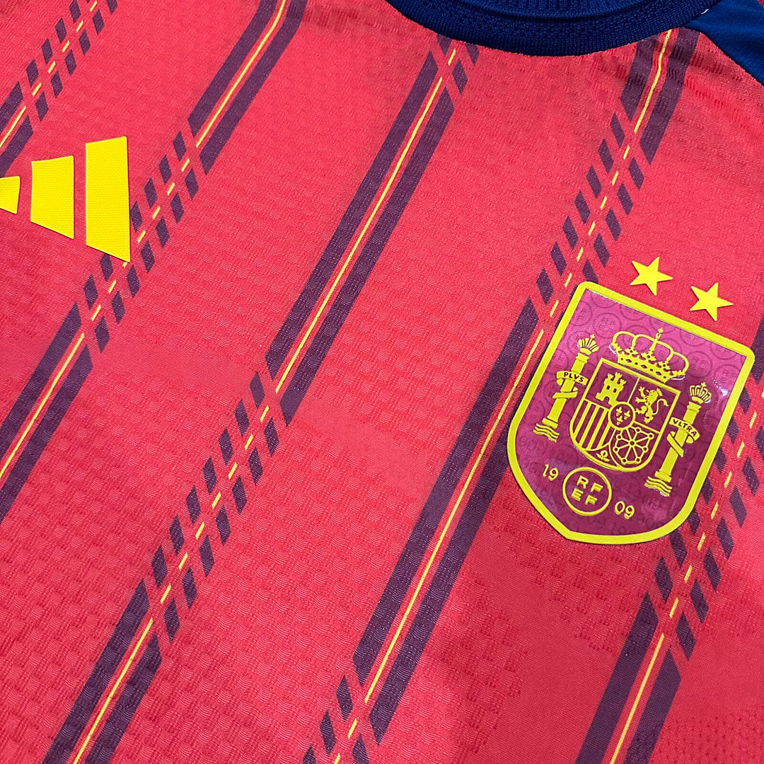 Camiseta Fuego Selección Española local Player Edition - Vista delantera en maniquí fondo negro