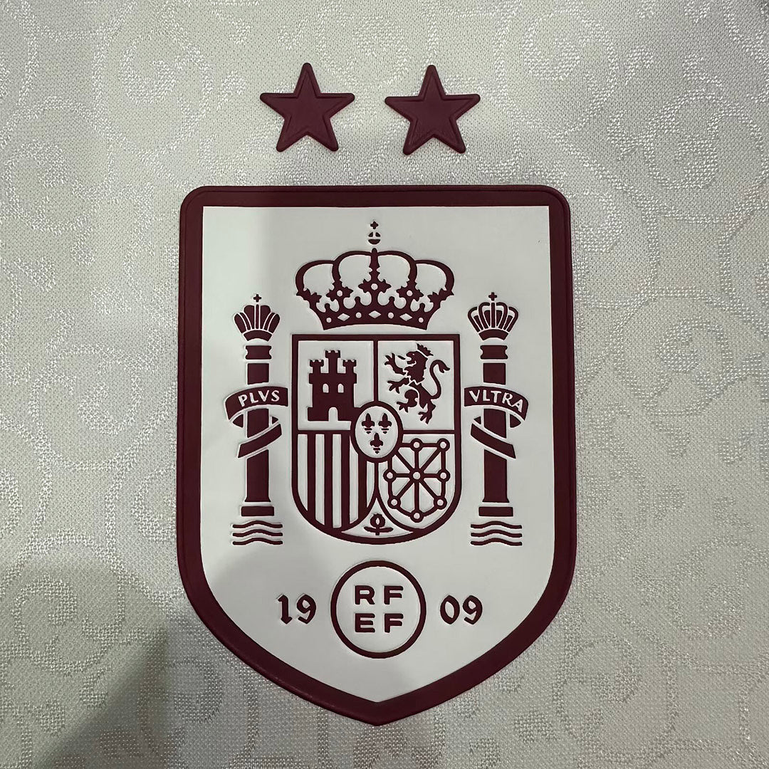 Camiseta Perla Selección Española - Detalle lateral tres rayas granate y tejido jacquard plateado